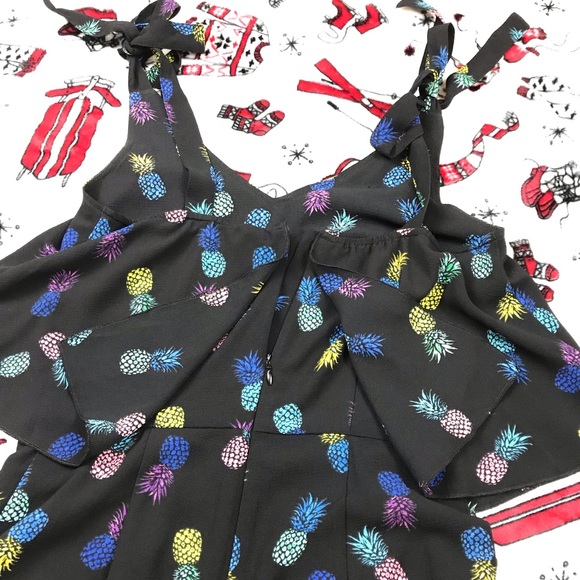 c & e pineapple romper with pockets - Picture 5 of 8